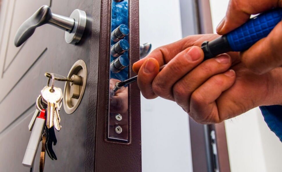 complete locksmith costs hiring