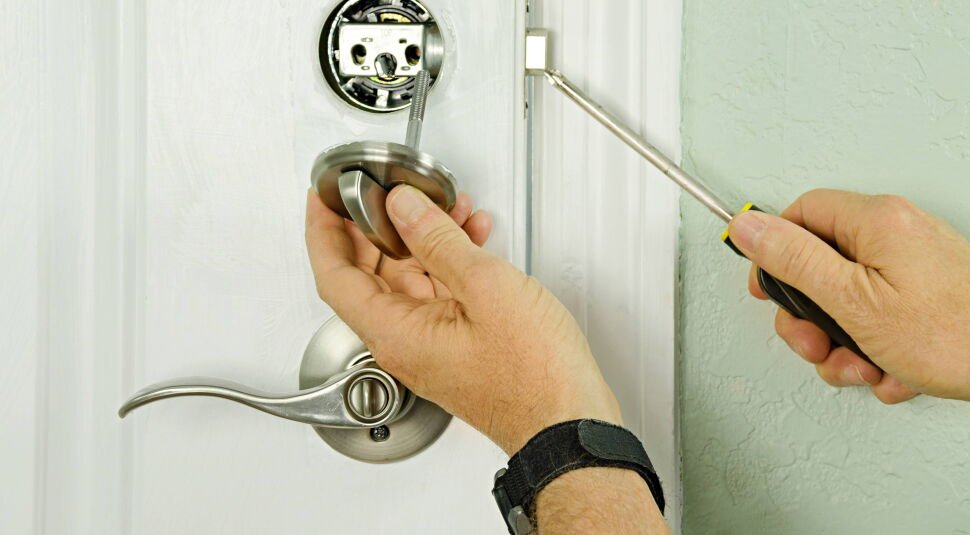 complete locksmith costs hiring