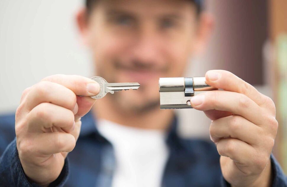 complete locksmith costs hiring