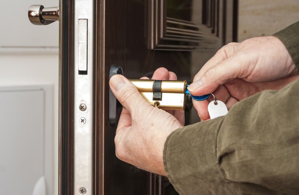 complete locksmith costs hiring